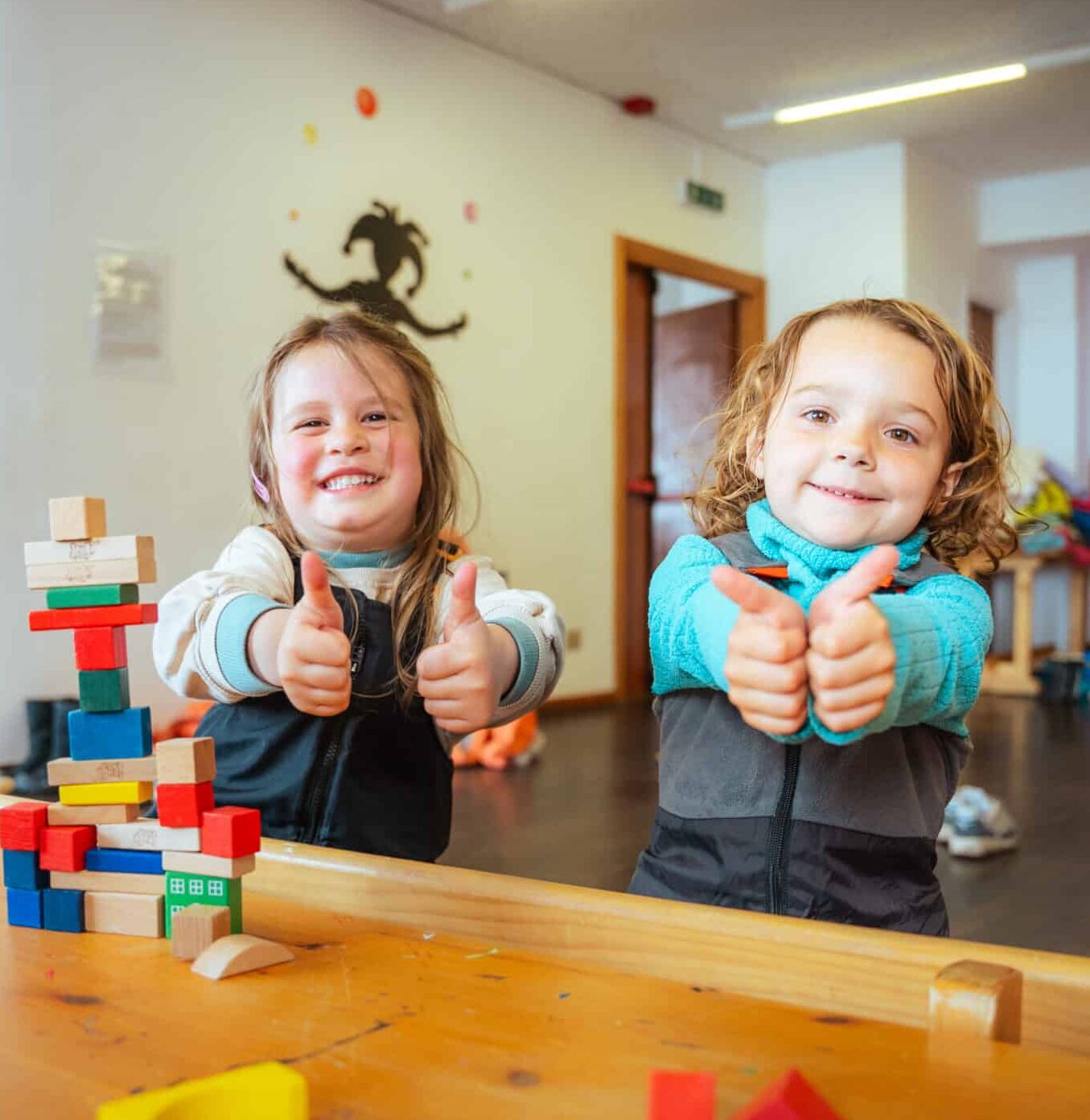 duim omhoog in kinderopvang