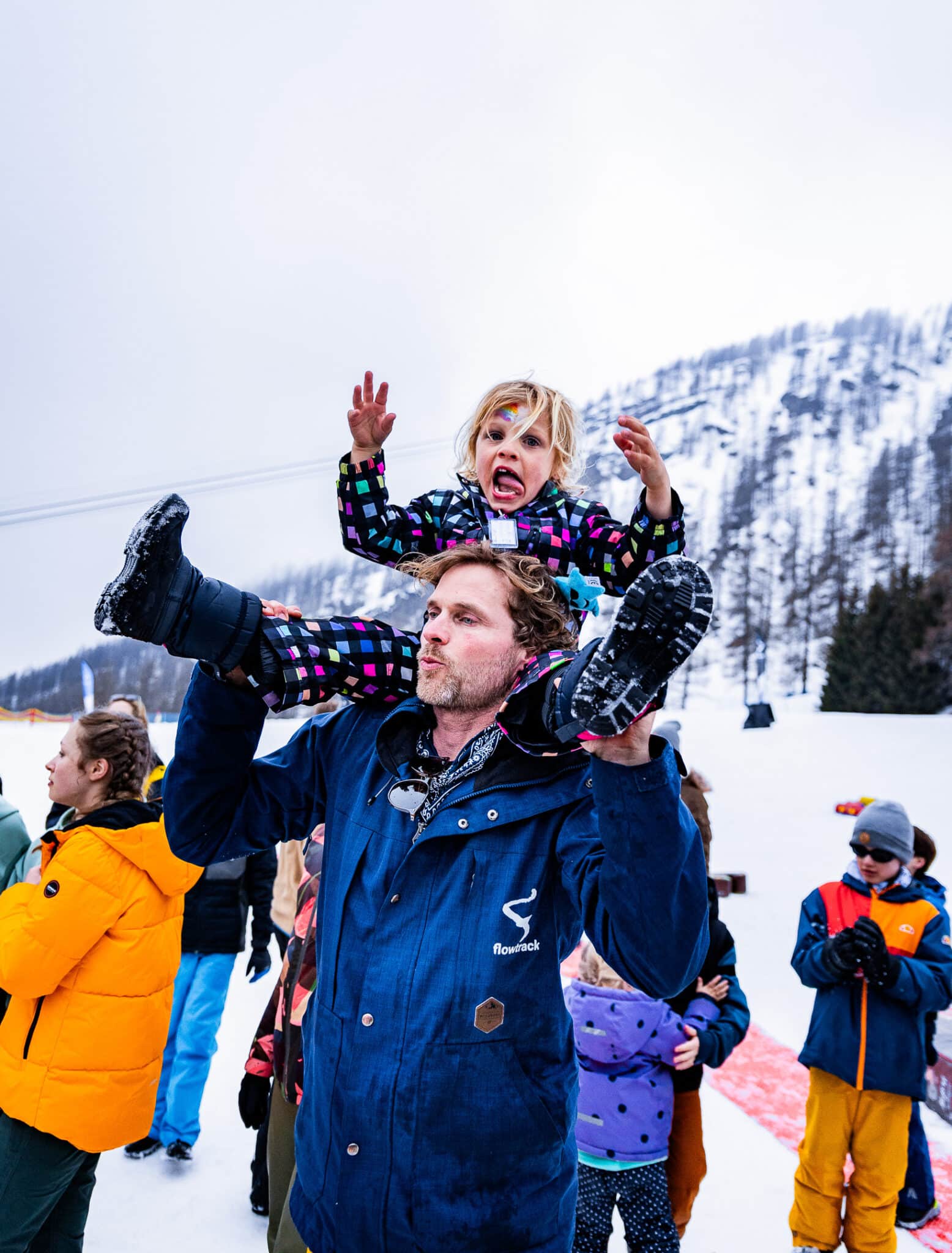 vader en dochter tijdens après-ski