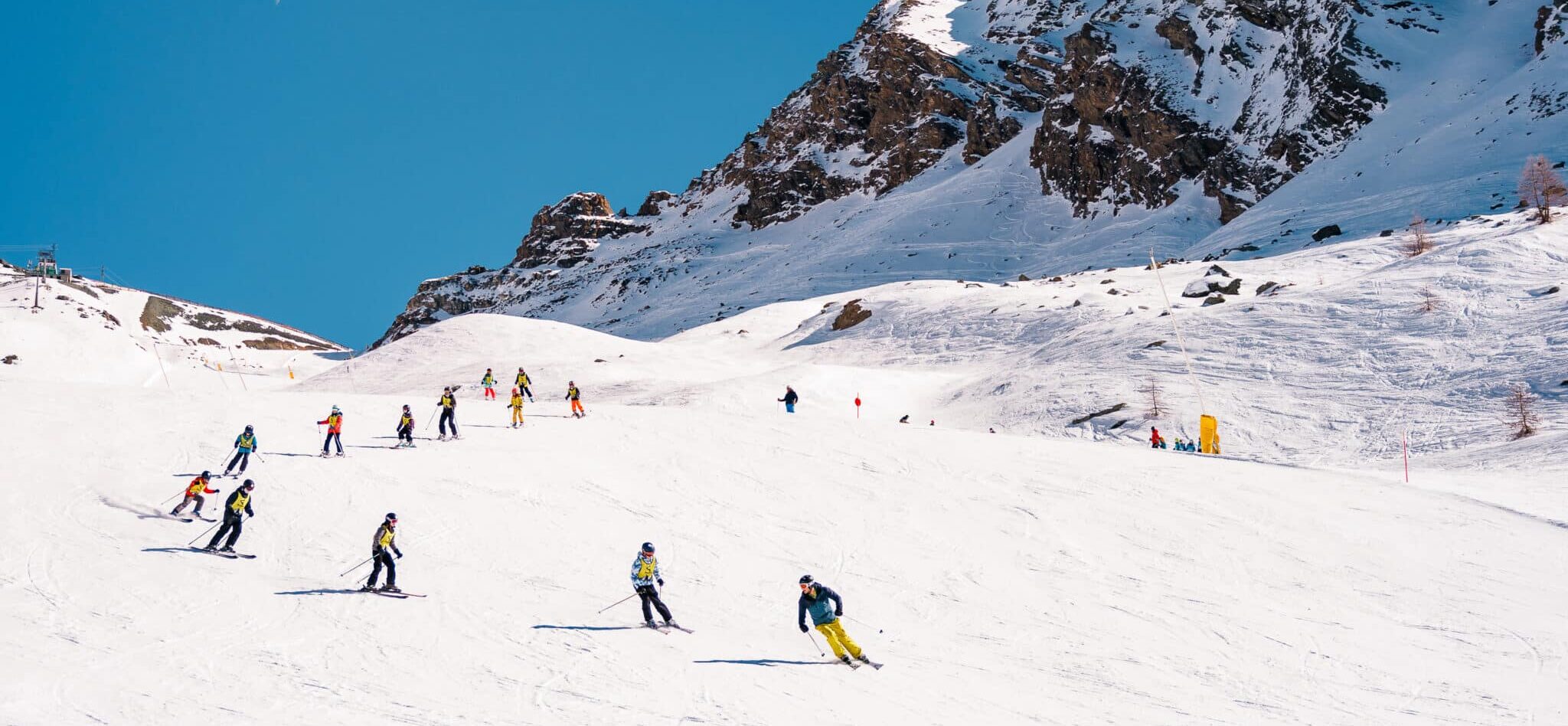 yellow yeti's op de piste