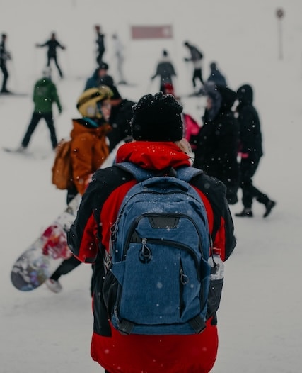 Tools voor onderhoud: kleine reparaties aan bindingen of schoenen kan je zo zelf doen. Maar als je met een organisatie reist, is dit voorzien.