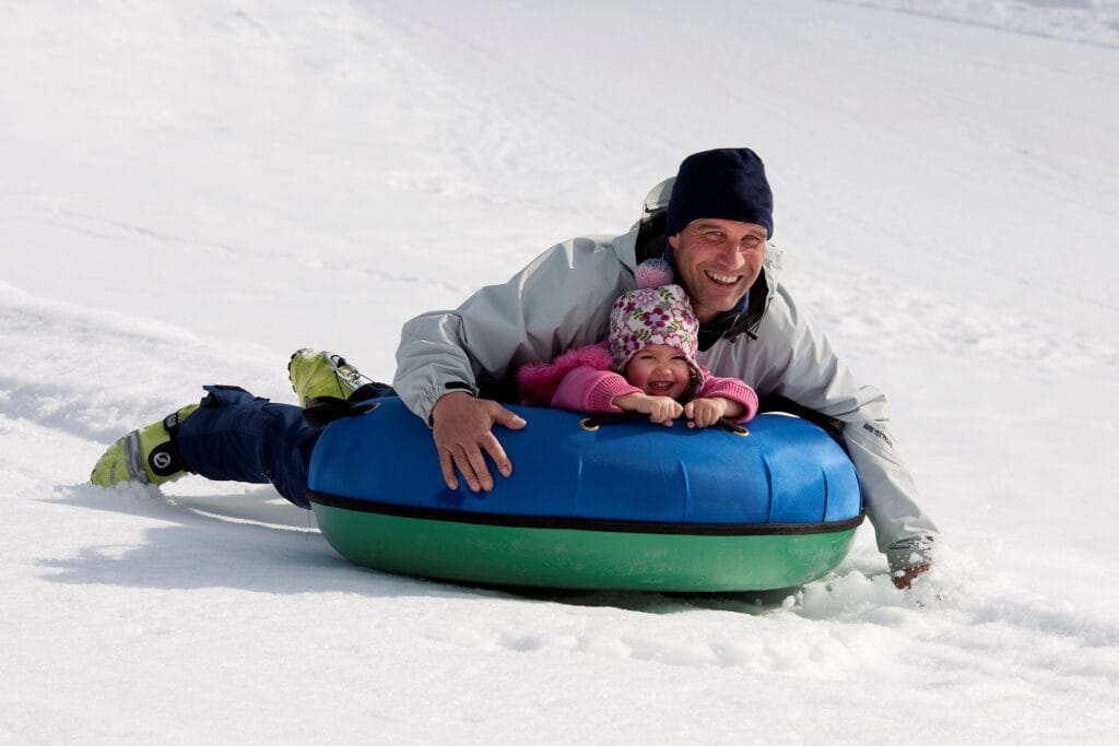 rodelen en snowtuben