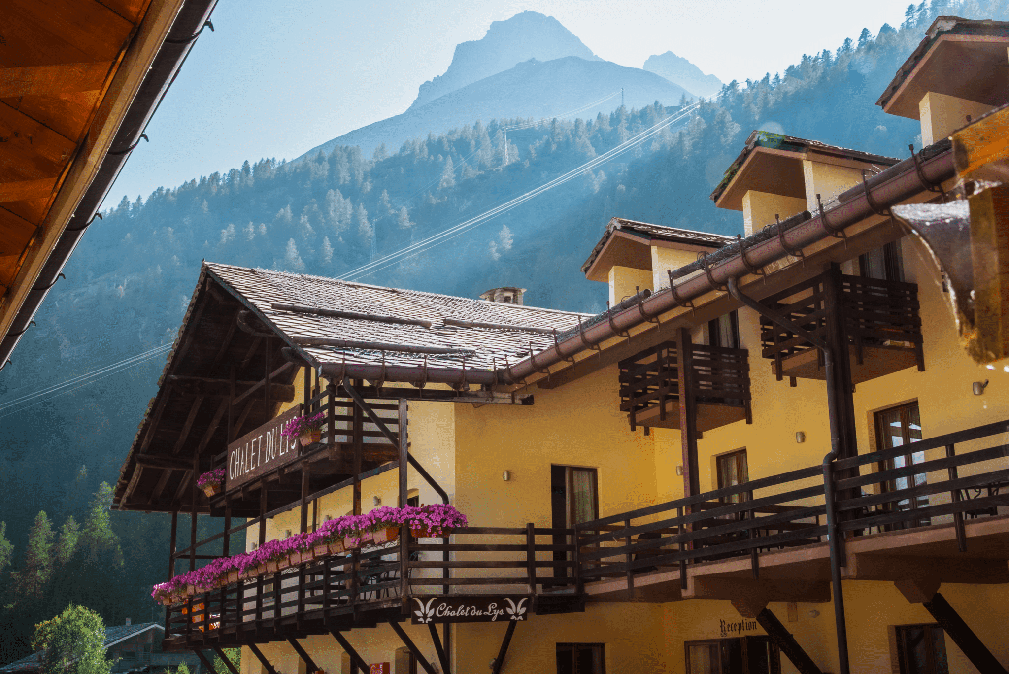 chalet du lys zomer buiten